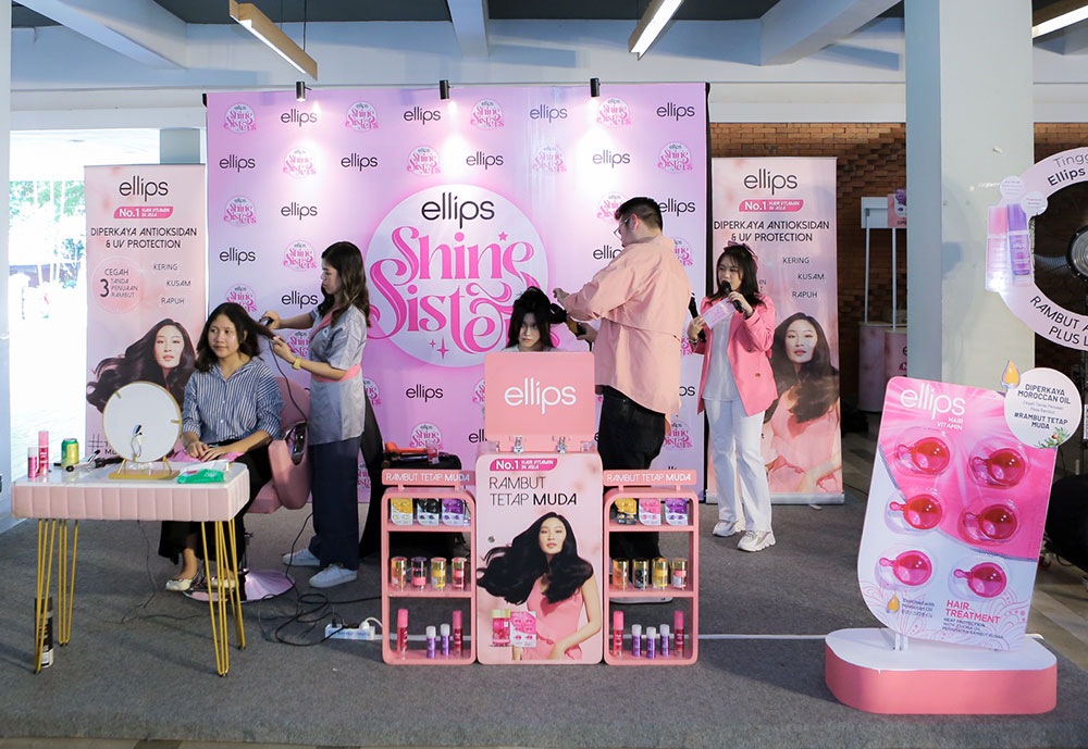 Antusiasme peserta shine sister goes to campus booth styling