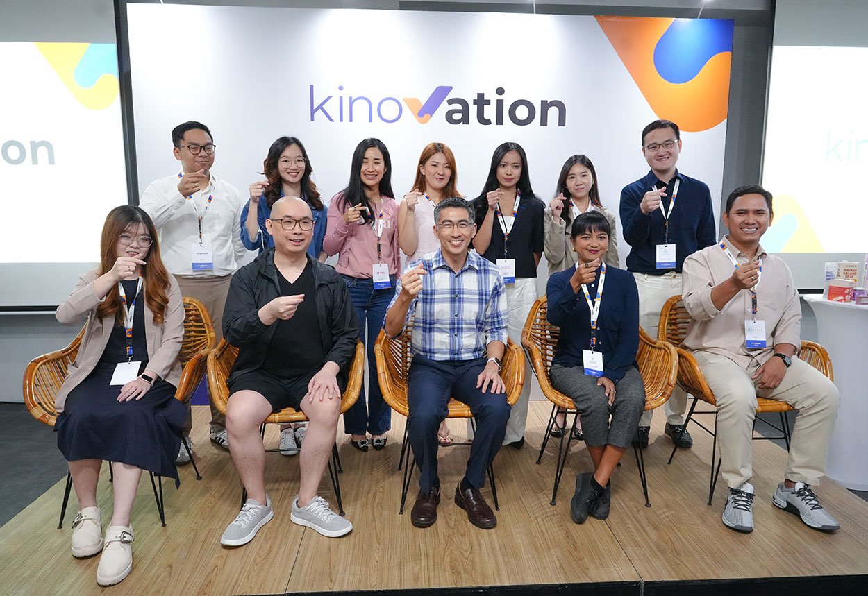 10 Peserta Kinovation Batch 3 Bersama dengan Sidharta Oetama selaku Presiden Direktur Kino Indonesia dan Yansen Kamto selaku Founder Senyawa+